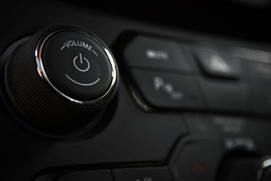 Adaptivní tempomat: pomáhá, nebo uspává řidiče?