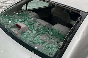 Kroupy ničí auta po celém Česku: jak vůz ochránit a jak postupovat s pojišťovnou