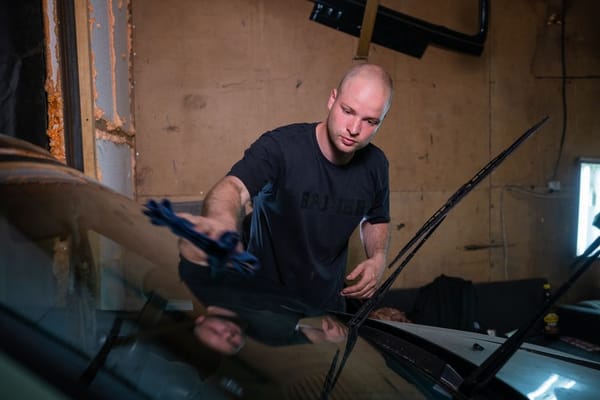 Jak vyčistit a ošetřit interiér auta jako profík
